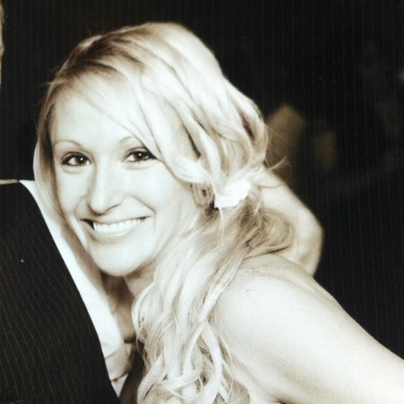 Meet your Posher, Gretchen - Picture 1 of 1